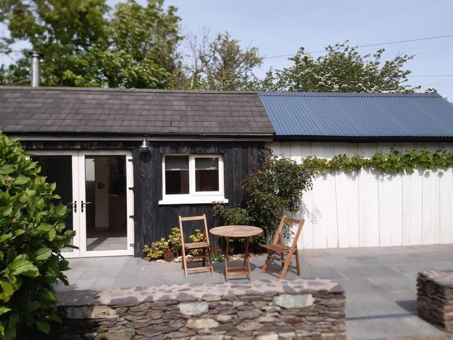 Cosy Cabin Near Lough Hyne Skibbereen Exterior photo